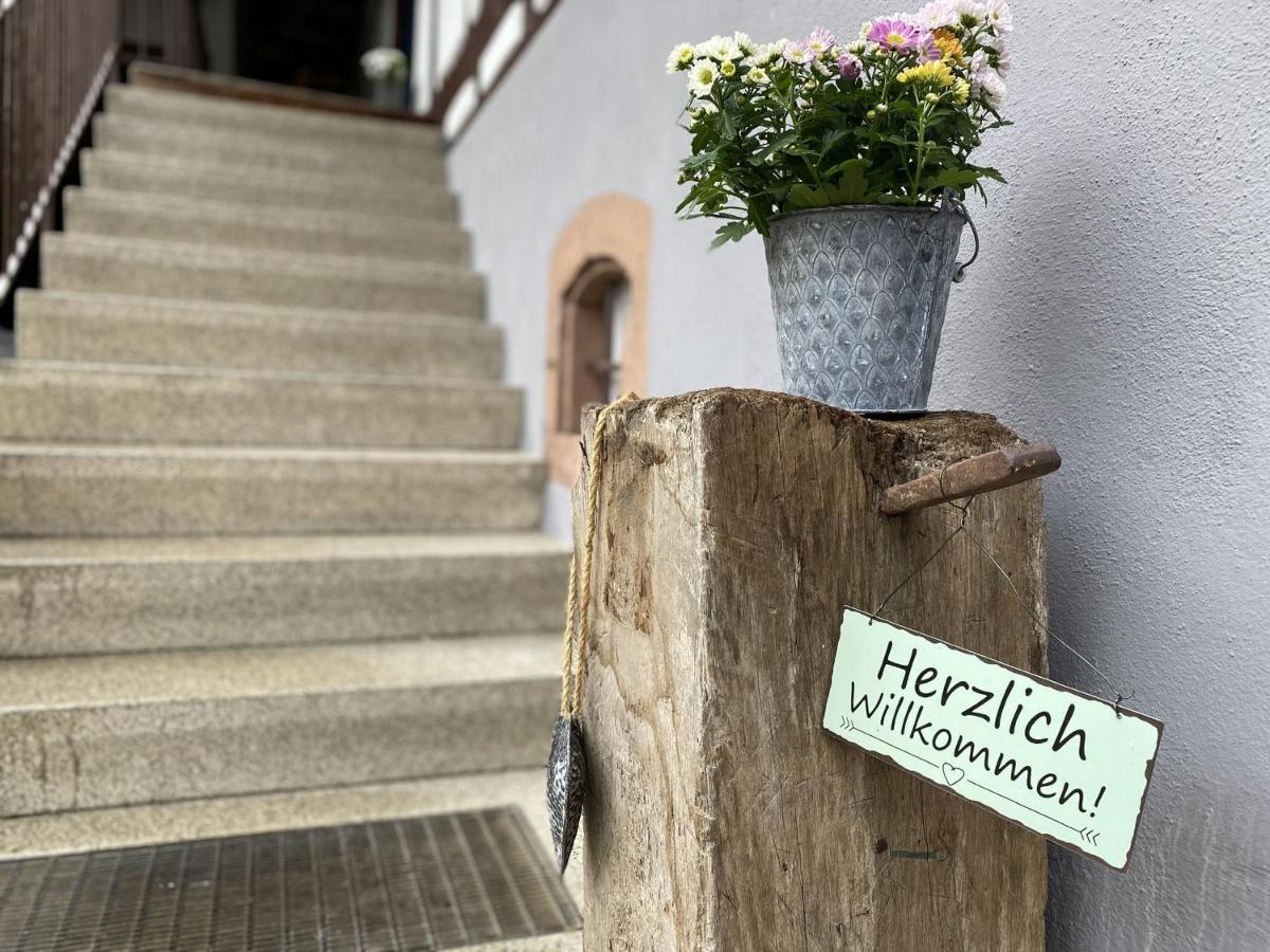 헤르볼츠하임 Traumhaft Wohnen Im Haus Blum 아파트 외부 사진